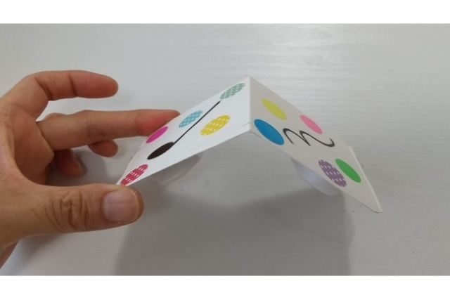 牛乳パックでカスタネット作り